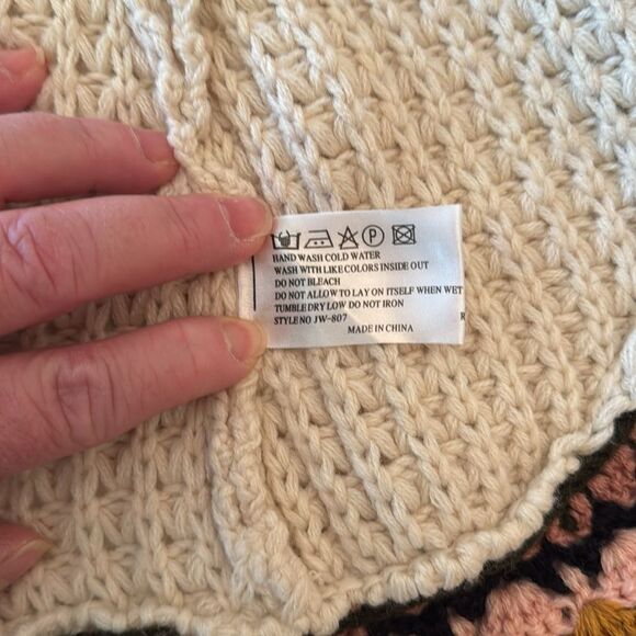 Cinthy Q Chunky Knit Cardigan Sweater, Size M/L - Picture 5 of 8